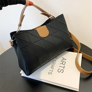Women Geometric Rhombic Shoulder Bag PU Leather Triangle Stitching Bucket Crossbody Bag Fashion Trendy Minimalist Daily Handbag