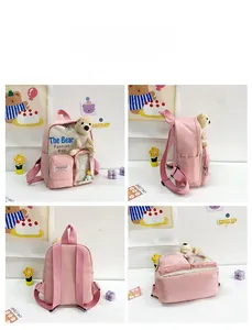 Vista dettagliata multi-angolo dello zaino rosa per bambini con orsetto 3D e tasca trasparente