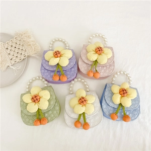 Lot de cinq mini sacs de selle fleuris pour filles avec anses en perles en cinq couleurs
