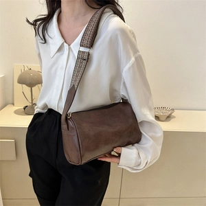 Women Fashion PU Leather Pillow Shoulder Bag With Wide Geometric Strap Casual Cylinder Crossbody Bag Daily Handbag