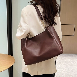 Elegante borsa tote in pelle PU marrone scuro con catena dorata e grande capacità