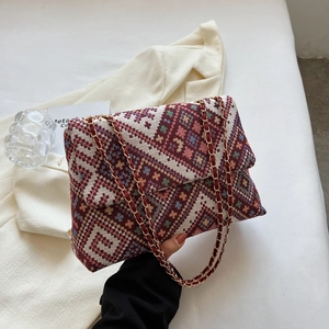 Women Ethnic Woven Geometric Pattern Shoulder Bag Vintage Chain Strap Flap Tote Bag Large Capacity Crossbody Bag Fashion Purses