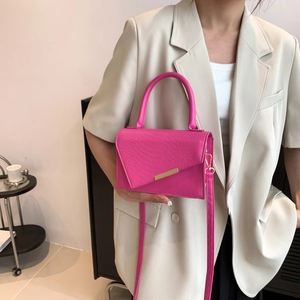 Women Retro Crocodile Pattern PU Leather Handbag Fashion Shoulder Crossbody Bag With Metal Trim For Daily Commute