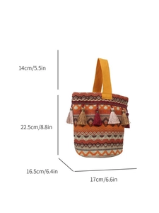 Tabella taglie dettagliata della borsa tessuta con dimensioni e nappe colorate