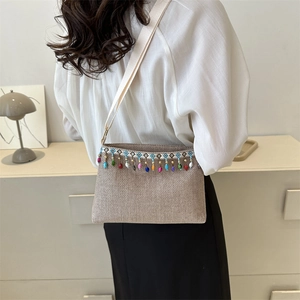 Sac bandoulière tissé bohème ethnique avec glands de perles colorés et sangle