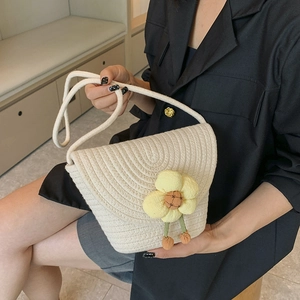 Chique geweven crossbodytas met bloem voor dames, stijlvolle zomerse strandvakantie