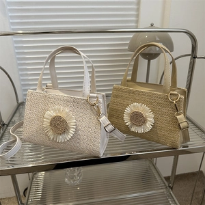 PP woven shoulder bags in beige and khaki with large white daisy flower decorations