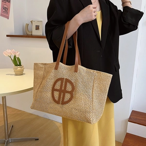 Straw Woven Tote Bag For Women Large Capacity Summer Beach Vacation Minimalist Shoulder Bag Leather Strap Decorative Logo