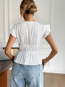 Weiße Kurzarm-Plissee-Bluse mit Peplum-Taille und Volant-Ärmeln, Rückansicht