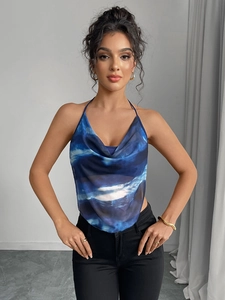 Sexy Neckholder-Top mit blauem Marmormuster und Wasserfall-Ausschnitt für den Strand