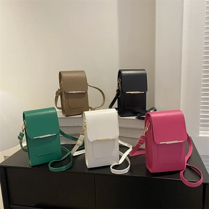 Women Fashion PU Leather Cell Phone Crossbody Bag Minimalist Solid Color Small Shoulder Bag With Gold Metal Bar For Daily