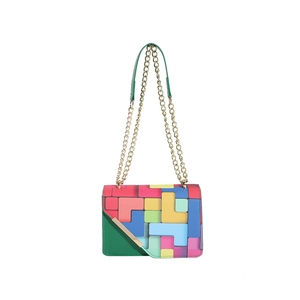 Sac à bandoulière tendance avec imprimés géométriques colorés et détails en cuir vert