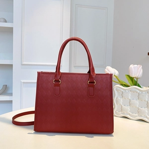 Borsa Tote Donna Grande Capacità in Pelle PU Trapuntata Moda Elegante Borsa a Spalla Tracolla Con Pendente a Cuore per Matrimonio