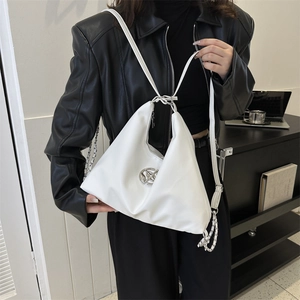 Sac Bandoulière Hobo Femmes Cuir PU Grande Capacité Mode Street Style Forme Demi Lune Décor Chaîne Métal Fermeture Éclair
