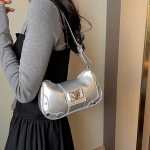 Women Y2K Heart Buckle Underarm Bag Stylish Rivet PU Leather Shoulder Bag Casual Sweet Cool Solid Color Messenger Bag