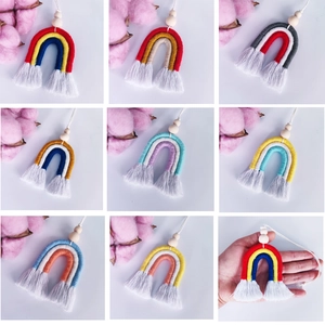 Mini Suspension Arc-en-Ciel Fait à la Main en Fil de Coton Macramé Décoration Murale Avec Perles en Bois Pour Chambre Enfant
