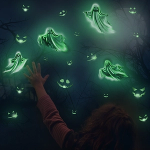 Leuchtende Halloween Geist Wandaufkleber mit grünem Glüheffekt für festliche Dekoration