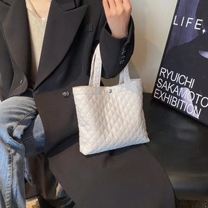 Borsa Tote da Donna Trapuntata a Rombi in Nylon Borsa a Spalla Casual Versatile Con Chiusura Magnetica Borsa a Mano