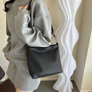 Women Shoulder Bag Pebbled PU Leather Large Capacity Solid Color Bucket Bag Crossbody Casual Fashion Trendy
