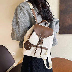 Sac à Dos Femme Mode en Cuir PU Matelassé Couleurs Contrastées Sac d'école Avec Pendentif Smiley Tendance de Rue Daypack Décontracté