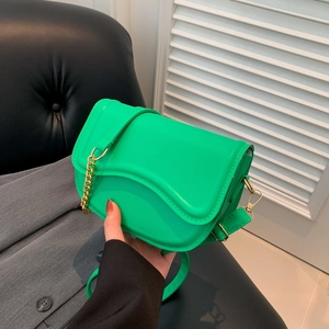 Women Wave Flap Saddle Shoulder Bag PU Leather Small Crossbody Bag With Golden Metal Chain Fashion Daily Underarm Bag