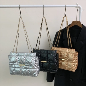 Quilted Metallic Padded Shoulder Bag Fashion Oxford Underarm Handbag With Gold Chain Strap Simple Commuter Style For Women