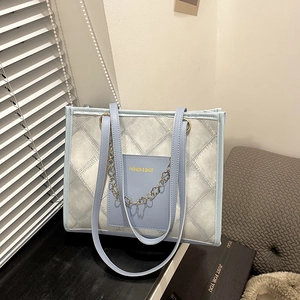 Large Capacity PU Rhombus Quilted Tote Bag With Gold Flower Metal Chain For Women Fashion Casual Shoulder Bag Handbag