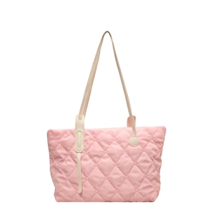 Elegante rosa gesteppte Nylon-Einkaufstasche mit elfenbeinfarbenen Ledergriffen