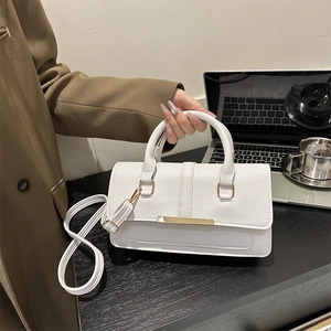 Minimalist Litchi Pattern PU Leather Handbag For Women Elegant Golden Hardware Flap Shoulder Crossbody Bag Solid Color Urban Style Versatile Fashion Purse