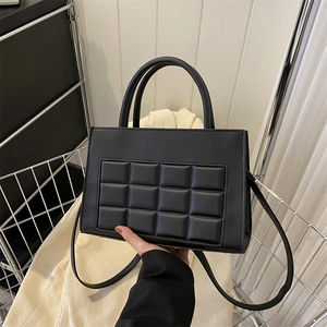 Women Fashion Quilted PU Leather Shoulder Bag Contrast Grid Handbag Minimalist Square Crossbody Bag For Daily Commute Purse