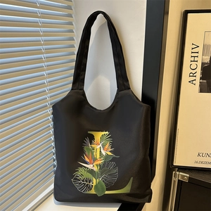 Sac fourre-tout en toile noire avec lettre L dorée et imprimé floral tropical élégant