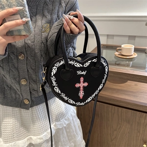 Damen Herzform PU-Leder Schultertasche Mit Gothic Kreuzdruck Und Baby Buchstabendruck Punk Y2K Umhängetasche Handtasche