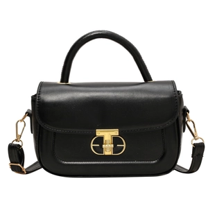 Borsa a tracolla quadrata in pelle nera con chiusura a T dorata e tracolla regolabile