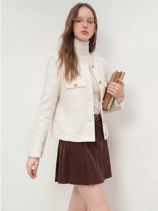 Veste élégante en tweed blanc pour femme avec boutons dorés et col rond chic
