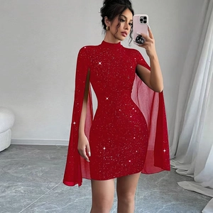 Robe cape rouge élégante à paillettes avec coupe moulante pour les soirées