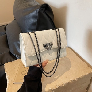 Women Quilted Shoulder Bag PU Leather Rhomboid Pattern Metal Chain Strap Rivet Clasp Crossbody Small Square Bag Fashion