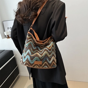 Women Vintage Knit Shoulder Bag Bohemian Chevron Pattern Woven Tote Large Capacity Synthetic Leather Strap Casual Travel Handbag