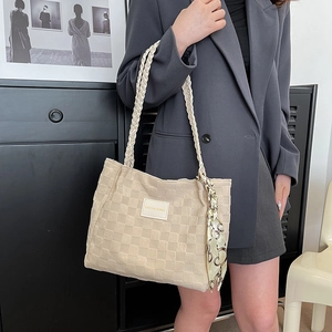 Mode Flanell Tote Bag Mit Karomuster Für Damen Große Kapazität Schultertasche Mit Geflochtenen Griffen Und Dekorativem Seidentuch Tasche