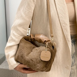 Women Fashion Plush Shoulder Bag Faux Fur Crossbody Bag With Pleated PU Handle Letter Tag For Autumn Winter Daily Use
