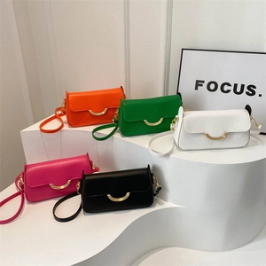 Minimalist square crossbody bag set in five colors with golden U-shaped buckle decoration