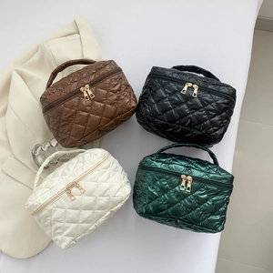 Chic quilted chain tote bag in coffee, black, cream and green with metallic finish