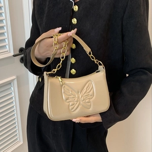 Sac de Dessous de Bras Papillon Gaufré pour Femme Mode Brillant Cuir PU Verni Sac à Épaule Avec Bandoulière Chaîne Petit Sac Baguette Français