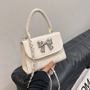 Sac à Bandoulière de Mode pour Femmes avec Nœud et Boucle en Métal en Cuir PU Petit Sac Carré avec Poignée et Chaîne pour Fêtes Quotidiennes