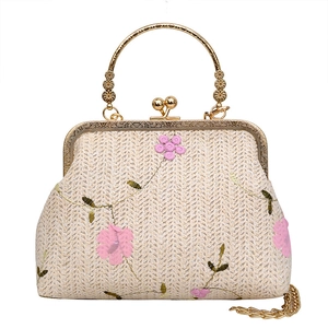 Sac à main tissé rétro avec broderie florale, poignée dorée et bandoulière chaîne