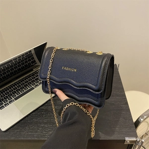Sac Bandoulière Femme Cuir PU Texture Litchi Bord Ondulé Chaîne Dorée Mode Chic Tendance Petit