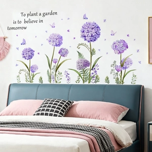Adesivi murali con ortensie viola, farfalle e citazioni per la decorazione della camera