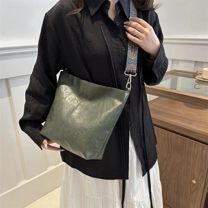 Large capacity dark green tote bag with ethnic embroidery strap for daily commute