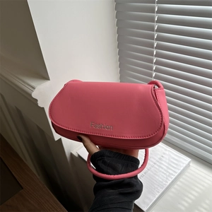 Sac à bandoulière rose en cuir PU avec poignée ronde et détail du logo Fashion