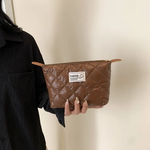 Borsa Cosmetica da Donna Trapuntata in Pelle PU con Reticolo di Diamanti Pochette Imbottita Casual Organizer per Trucco Mini