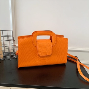 Chic orange crocodile-patterned large capacity tote bag with top handle and strap